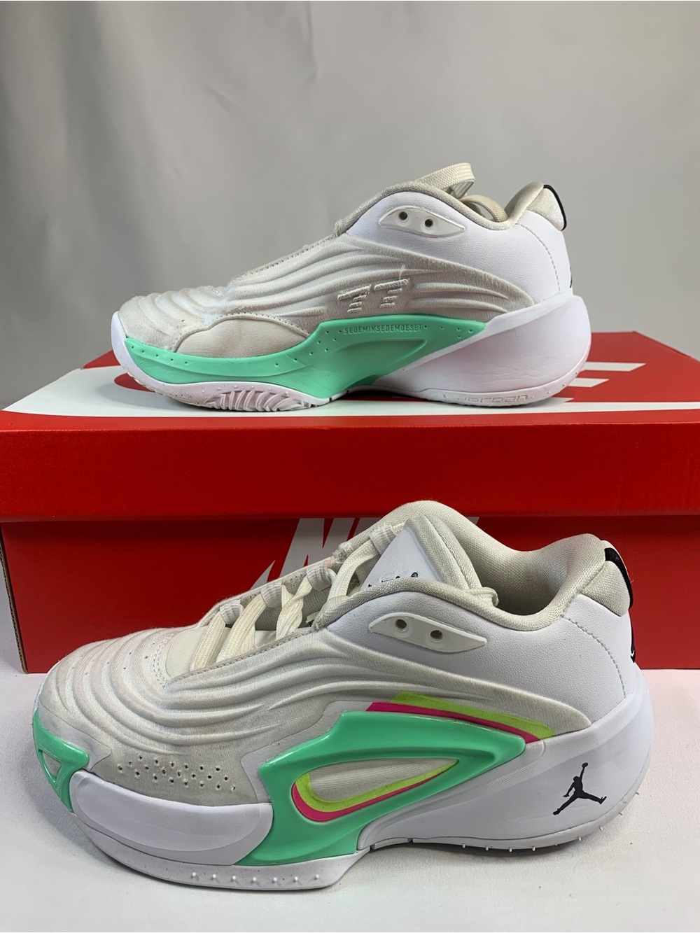 Jordan Kids' White & Mint Green Low-Top Sneakers
